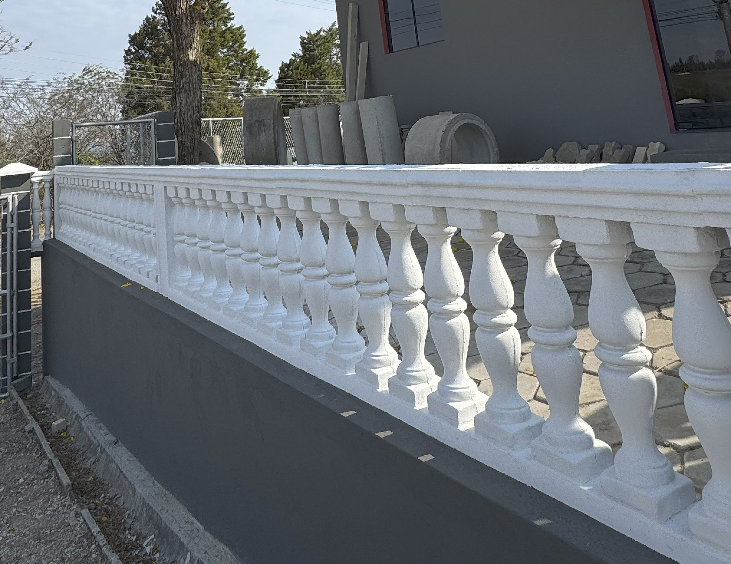 Balaustres de Concreto para Cercamento Rural e Urbano — Monte Sinai